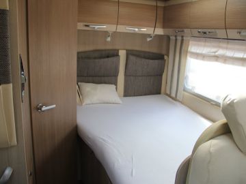 Bürstner BUT569 Nexxo T569 | Vast Bed | Kleine Camper| Elektrische Trap| Douche|